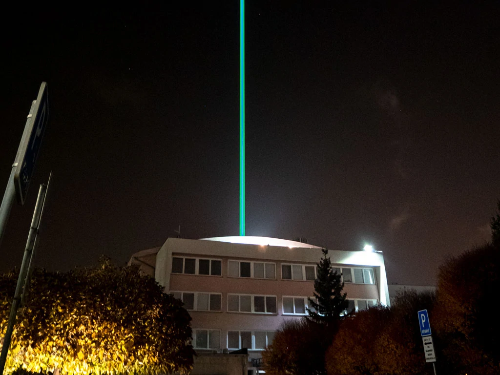 スロバキア　SLOVAKIA　Laser KVANT Architect Sky laser スカイレーザー　サーチライト