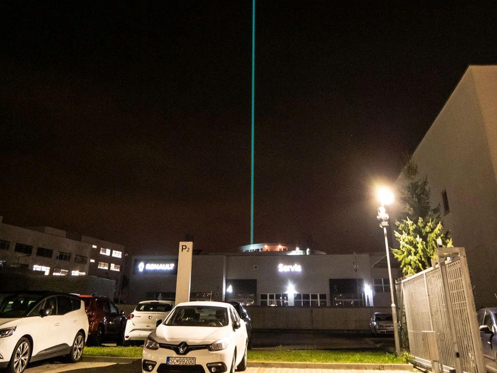 スロバキア　SLOVAKIA　Laser KVANT Architect Sky laser スカイレーザー　サーチライト