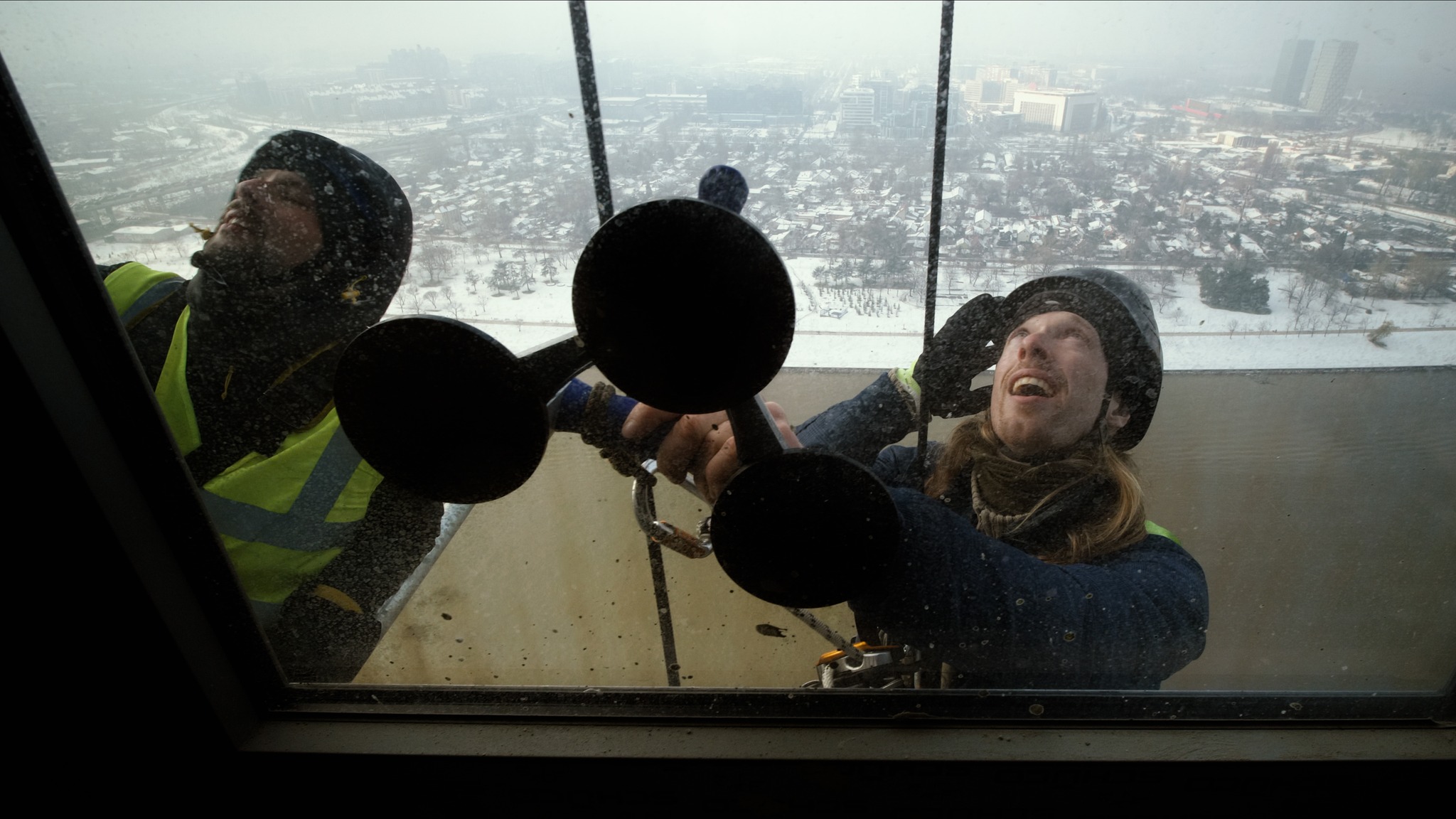 Happy New Year 2022、KVANT,laser Serbia　Belgrade Tower