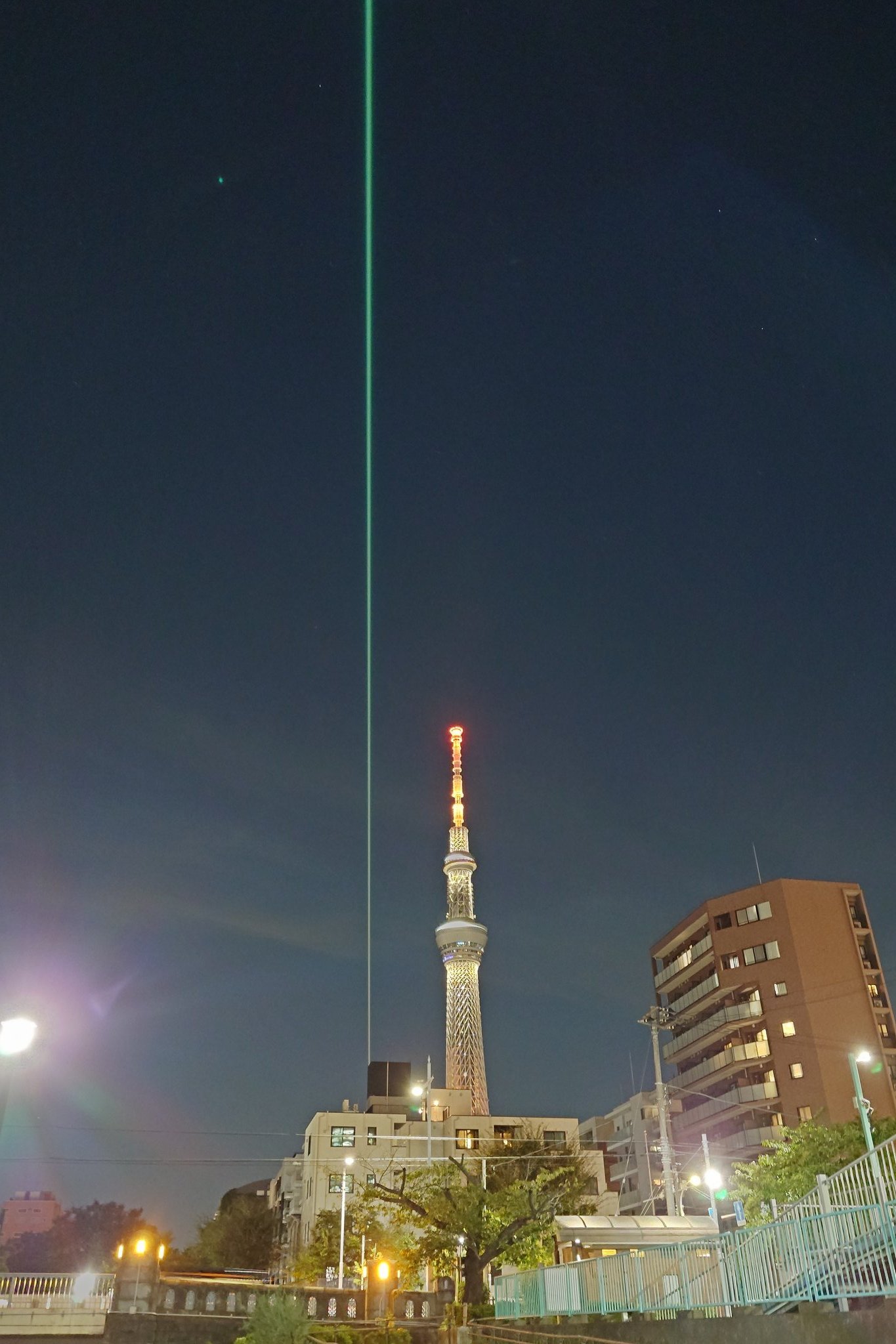 Architect W500B ランドマークレーザー　スカイレーザー　超強力サーチライト　光のオブジェ