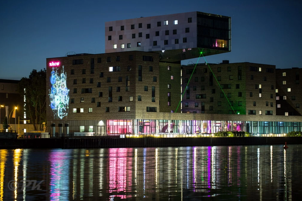 建物とレーザー　KVANT Laser Architecture