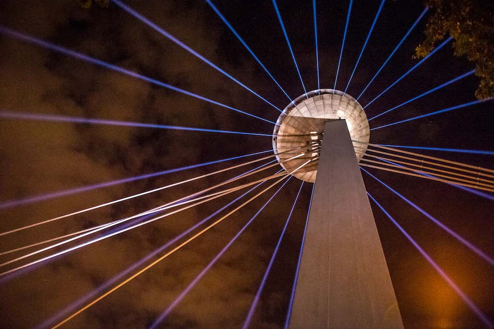 建物とレーザー　KVANT Laser Architecture