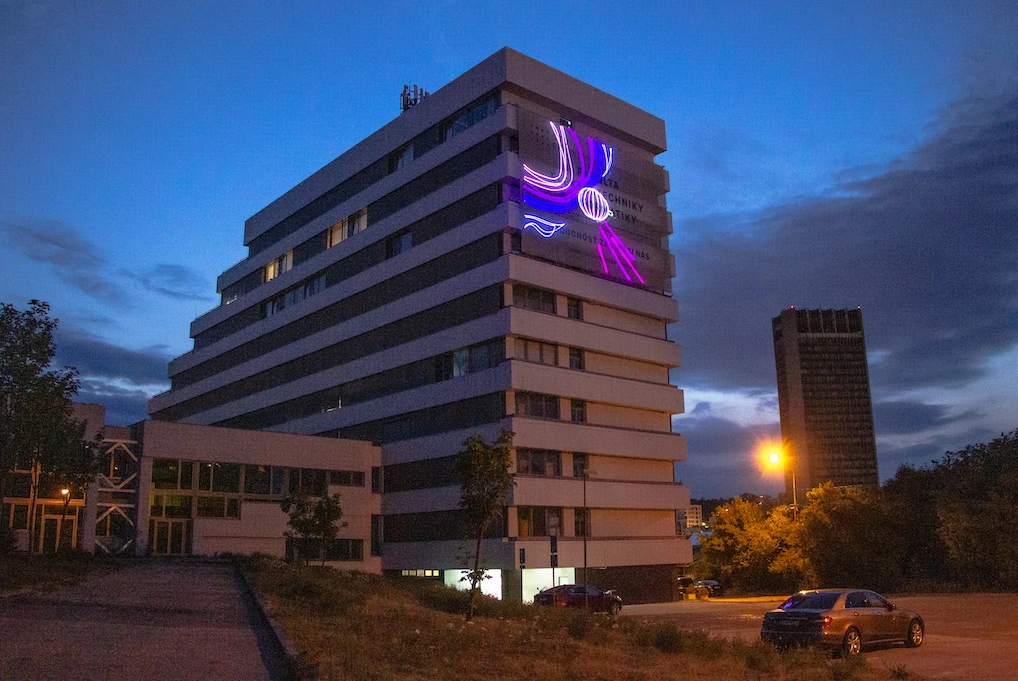 建物とレーザー　KVANT Laser Architecture