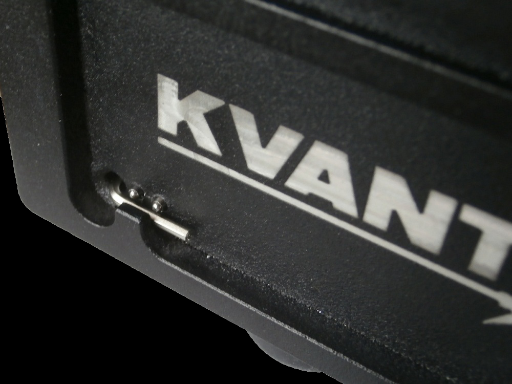 本体に六角レンチが収納できる